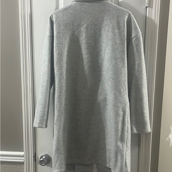 Gray Trench Coat with Long Length and Oversized Fit - Picture 3 of 6